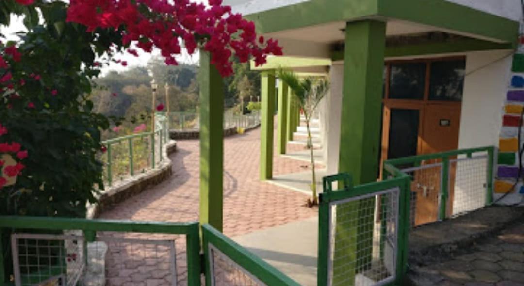 Vamoose Rupmati The Valley Hotel Māndu Buitenkant foto